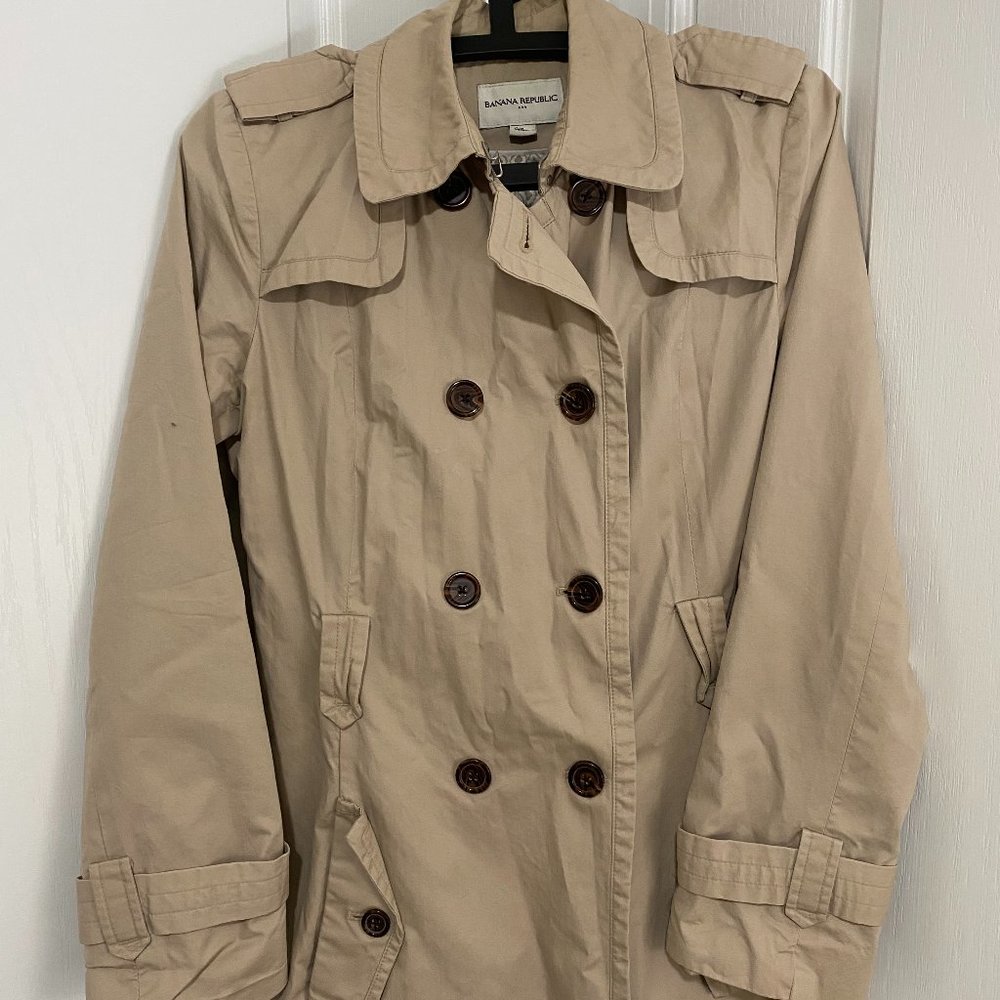Banana Republic Women's Trench Coat (size Medium)
